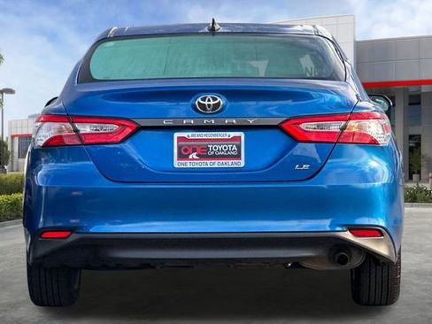 Used 2020 Toyota Camry LE image 5