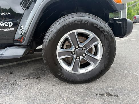 Used 2020 Jeep Wrangler Unlimited Sahara AWD/4WD image 9