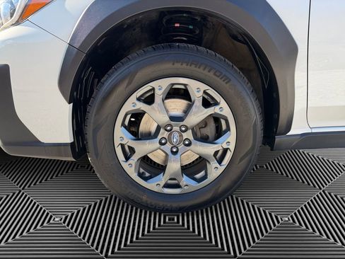 Used 2022 Subaru Crosstrek 2.5i Sport w/ Moonroof Package image 9