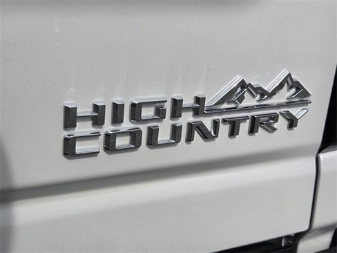 Used 2025 Chevrolet Silverado 2500 High Country w/ High Country Premium Package image 21