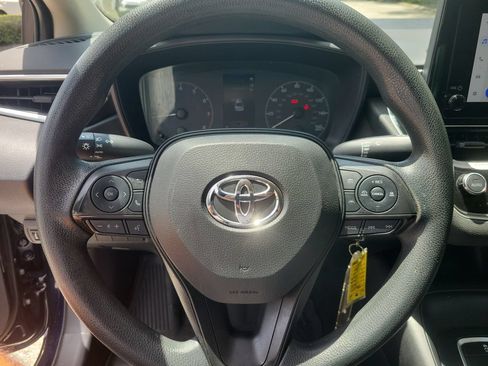 Used 2024 Toyota Corolla LE FWD image 18