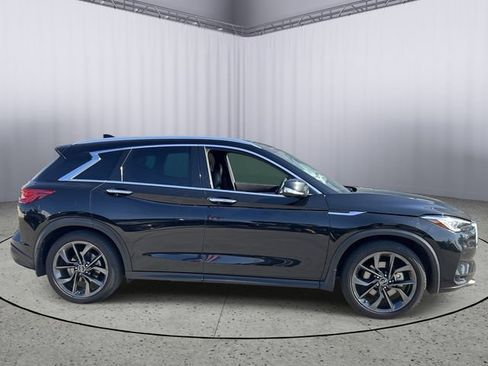 Used 2019 INFINITI QX50 Essential w/ Sensory Package FWD image 5