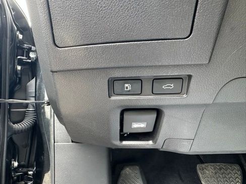 Used 2022 Lexus ES 300h w/ Luxury Package FWD image 14