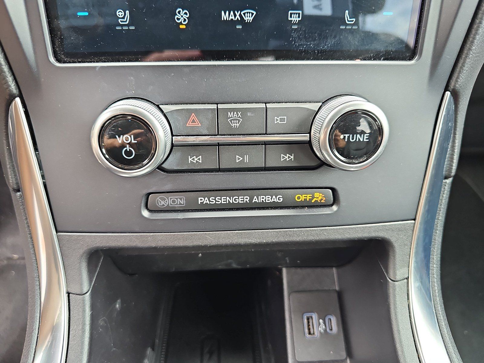 Used 2023 Ford Edge Titanium AWD/4WD image 27