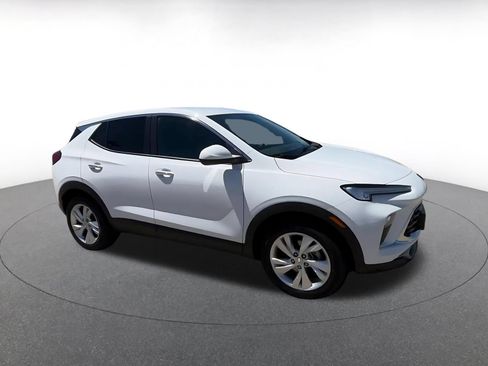 Used 2025 Buick Encore GX Preferred FWD image 2