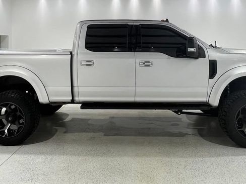 Used 2019 Ford F250 Lariat w/ Lariat Ultimate Package AWD/4WD image 6