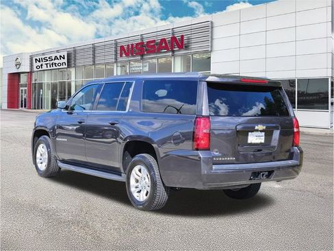 Used 2018 Chevrolet Suburban LT image 6