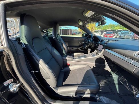 Used 2021 Porsche 718 Cayman RWD image 36
