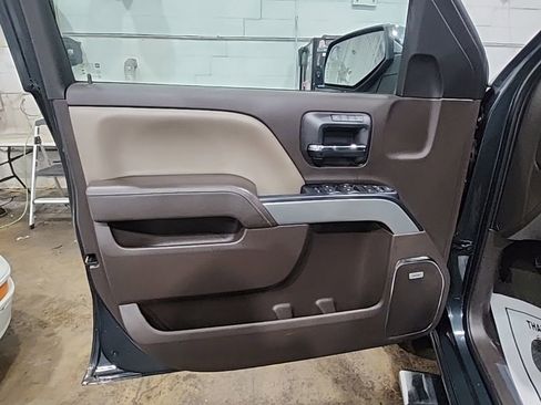 Used 2017 Chevrolet Silverado 1500 LTZ Z71 w/ LTZ Plus Package AWD/4WD image 10