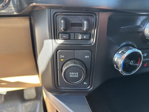 Used 2025 Ford F450 Lariat w/ FX4 Off-Road Package image 24