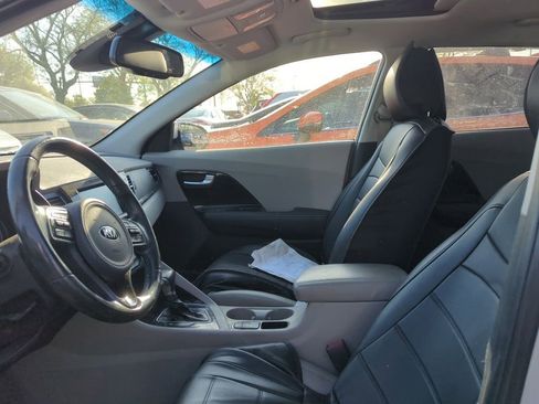 Used 2019 Kia Niro EX FWD image 6