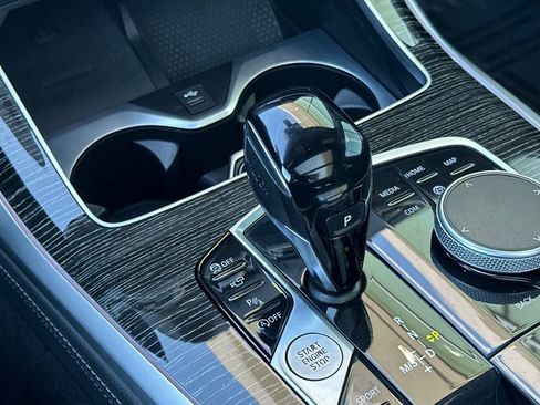 Used 2022 BMW X7 M50i image 24