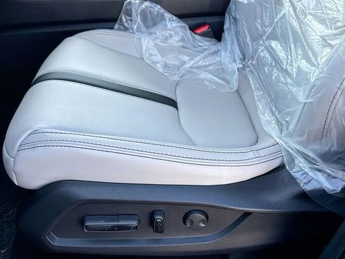 New 2026 Honda Pilot Touring image 21