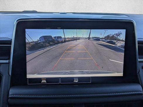 Used 2021 GMC Yukon XL SLT image 13