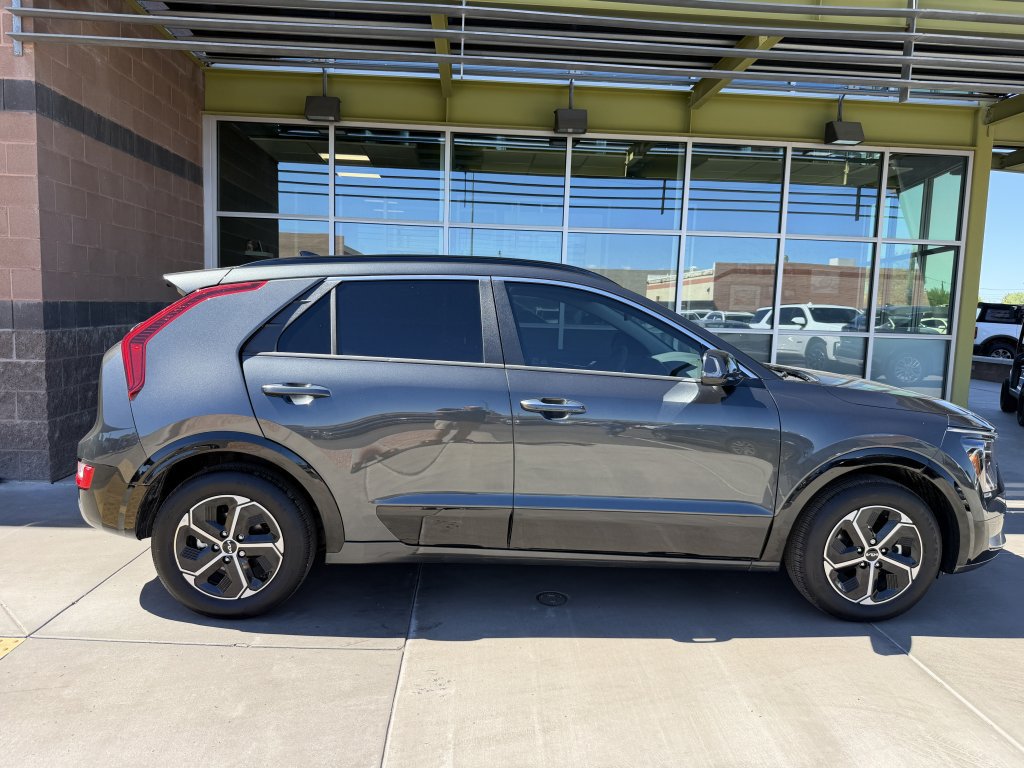 Used 2025 Kia Niro FWD image 9