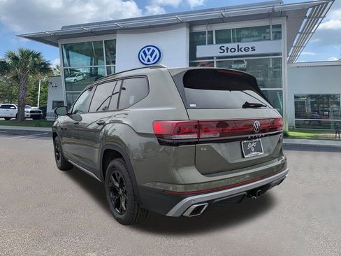 New 2026 Volkswagen Atlas Peak Edition image 6