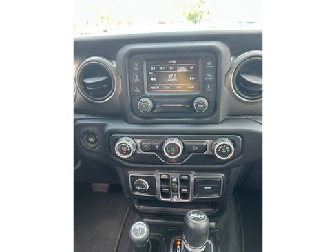Used 2018 Jeep Wrangler Unlimited Sport S AWD/4WD image 10