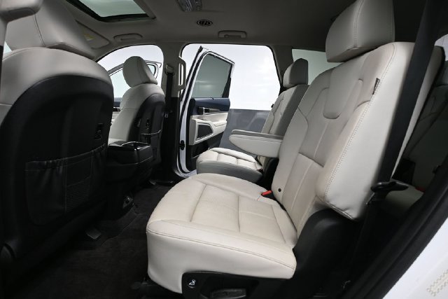 Used 2024 Kia Telluride EX w/ EX Captain's Chair Package AWD/4WD image 33
