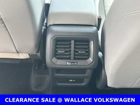 Certified 2024 Volkswagen Taos SE w/ Black Wheel Package FWD image 15