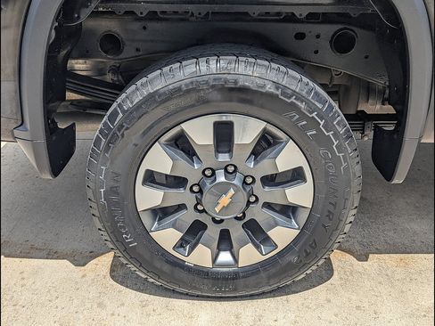 Used 2022 Chevrolet Silverado 2500 Custom w/ Custom Value Package AWD/4WD image 18