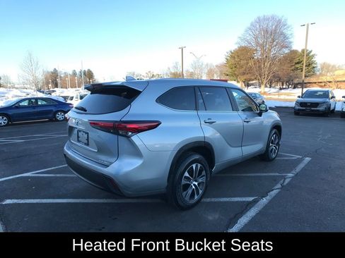 Used 2023 Toyota Highlander XLE image 13