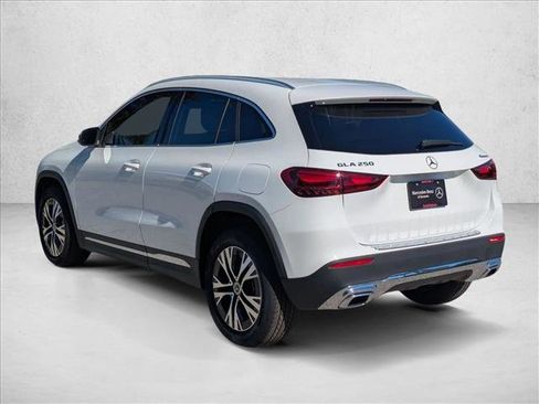 Used 2026 Mercedes-Benz GLA 250 4MATIC image 9