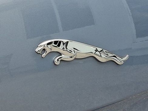 Used 2011 Jaguar XJ image 31