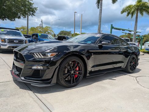 Certified 2022 Ford Mustang Shelby GT500 w/ Technology Package RWD image 7