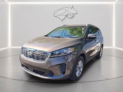 Used 2020 Kia Sorento LX w/ LX I4 Convenience Package FWD image 2