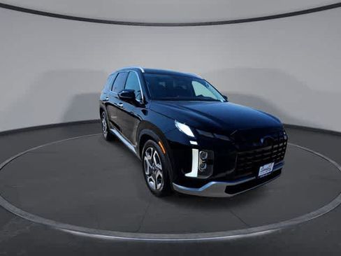 Used 2024 Hyundai Palisade Limited FWD image 2