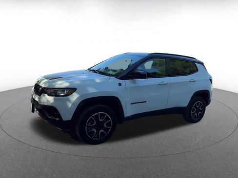 Used 2025 Jeep Compass Trailhawk AWD/4WD image 8