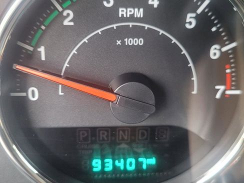 Used 2017 Jeep Wrangler Unlimited Sahara w/ Connectivity Group image 15