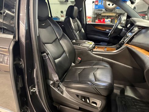 Used 2015 Cadillac Escalade Premium AWD/4WD image 10