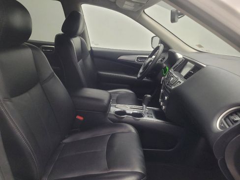 Used 2020 Nissan Pathfinder SL FWD image 21