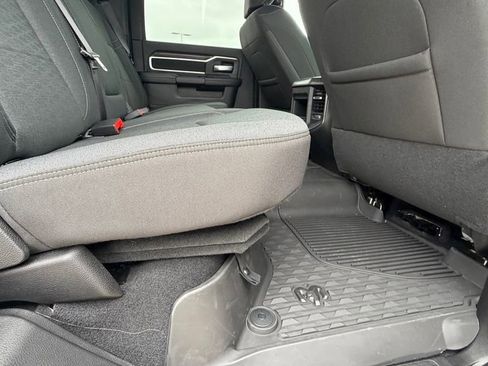 New 2026 RAM 3500 Big Horn AWD/4WD image 34