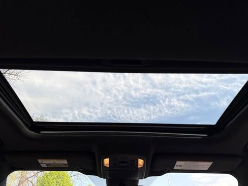 Used 2022 Toyota Highlander XSE AWD/4WD image 23