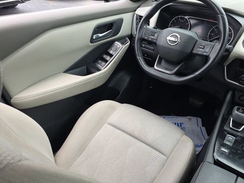 Used 2025 Nissan Rogue SV FWD image 26