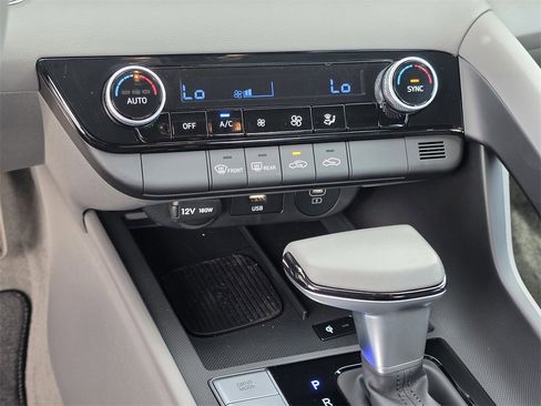 Certified 2025 Hyundai Elantra Sport image 20