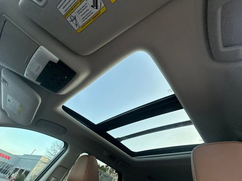 New 2026 Nissan Pathfinder Platinum FWD image 32