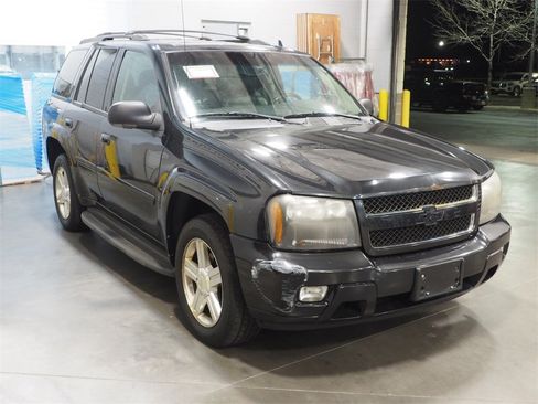 Used 2008 Chevrolet TrailBlazer LT w/ Sun And 6-Disc Cd Package image 3