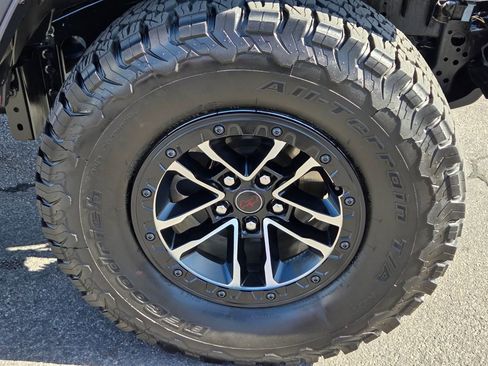 Used 2024 Jeep Wrangler Unlimited Rubicon AWD/4WD image 10
