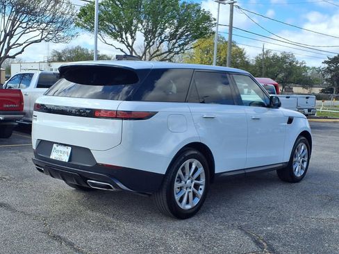 Used 2025 Land Rover Range Rover Sport SE AWD/4WD image 2