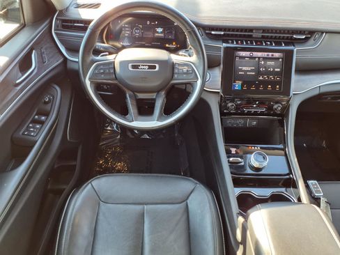 Used 2022 Jeep Grand Cherokee L Limited image 2