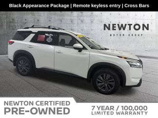 Used 2023 Nissan Pathfinder SV w/ Black Appearance Package AWD/4WD video 1