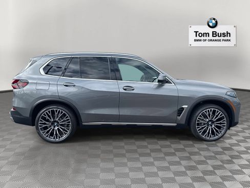 New 2026 BMW X5 sDrive40i w/ Premium Package image 2