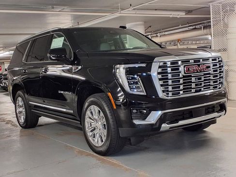 New 2026 GMC Yukon Denali w/ Sun & Power Step Package AWD/4WD image 3