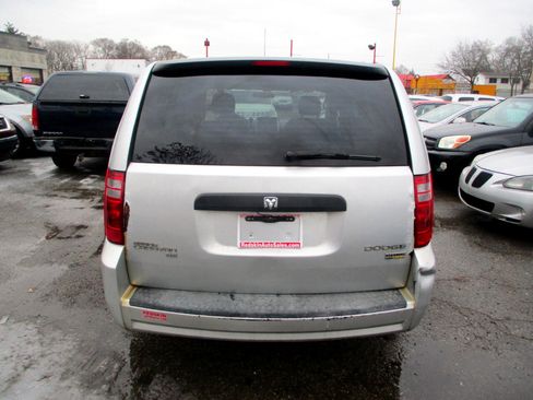 Used 2010 Dodge Grand Caravan SE image 5