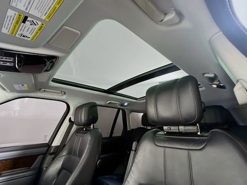 Used 2021 Land Rover Range Rover image 22