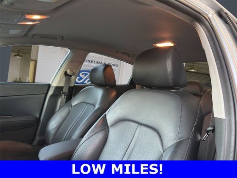 Used 2019 Kia Optima EX image 16