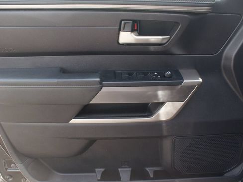 Used 2022 Toyota Tundra SR5 w/ SR5 Convenience Package AWD/4WD image 28
